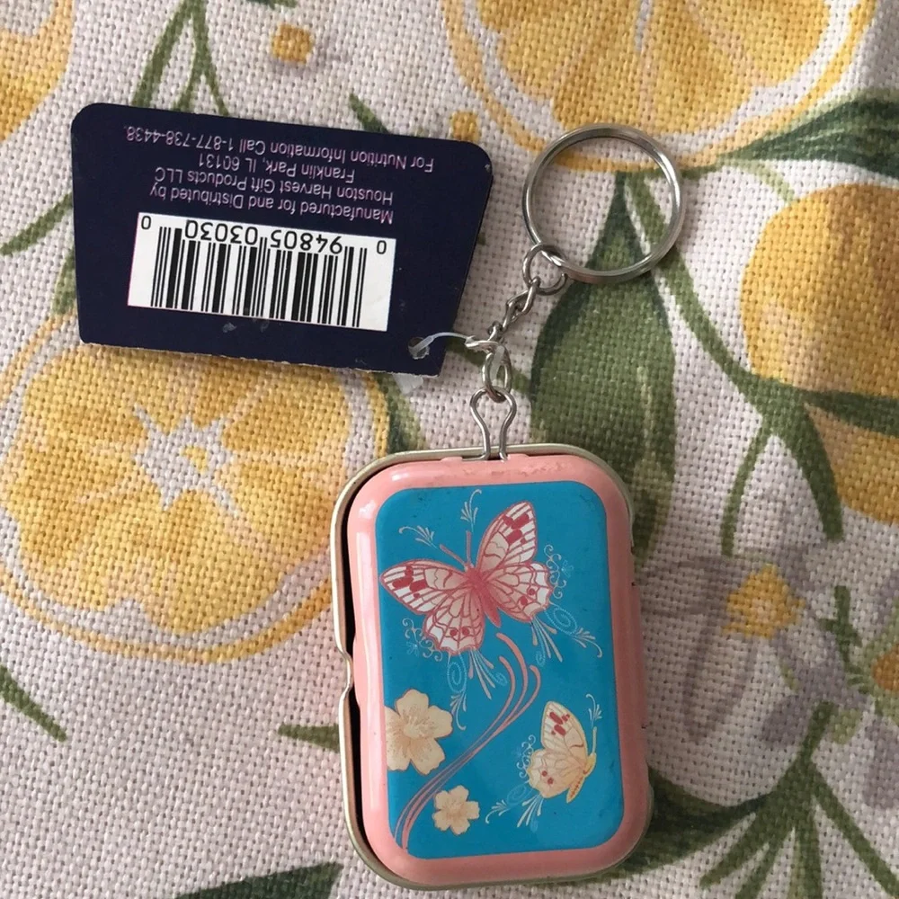 Vintage 2004 Bratz Minty Fresh Fashion Tin Keychain Cloe NWT Rare Y2K